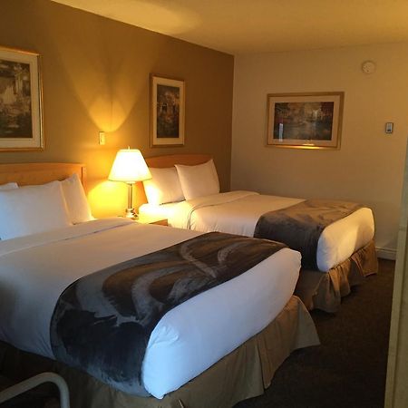 Eastglen Inn Эдмонтон Экстерьер фото