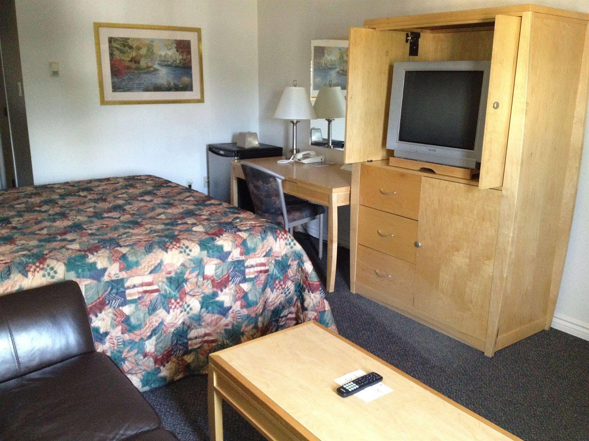 Eastglen Inn Эдмонтон Экстерьер фото