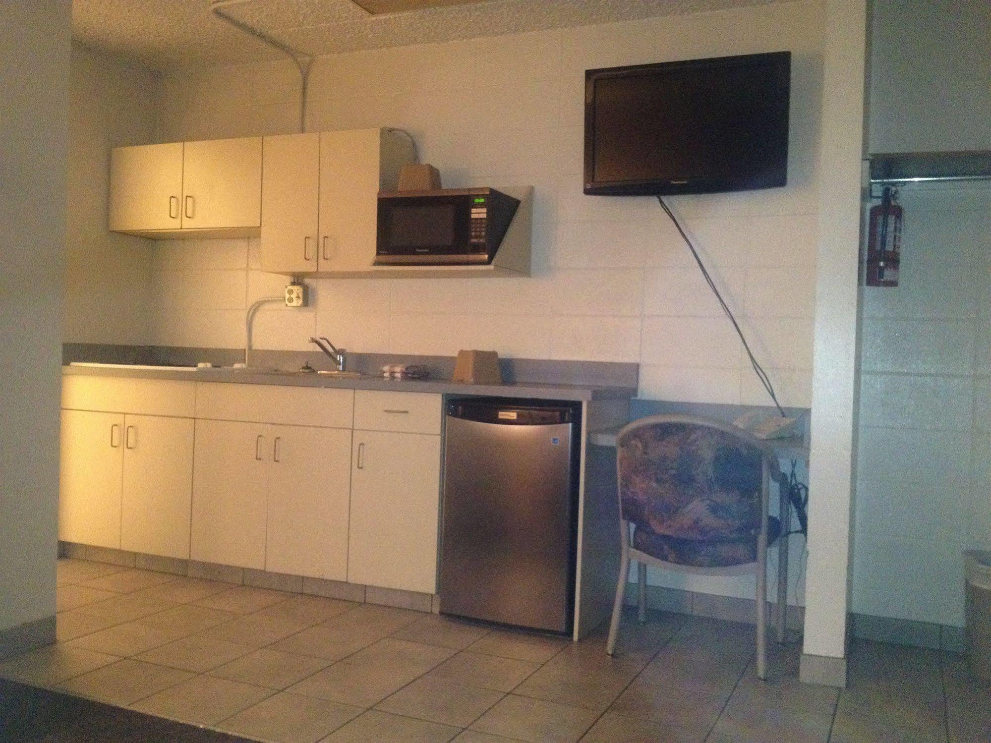 Eastglen Inn Эдмонтон Экстерьер фото